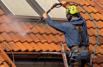 Démoussage et hydrofuge de toiture à Levens